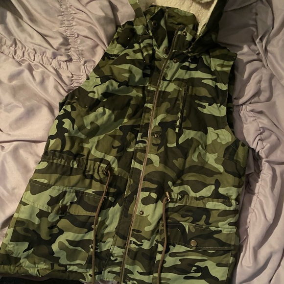 Camo vest jacket love tree - Picture 1 of 2